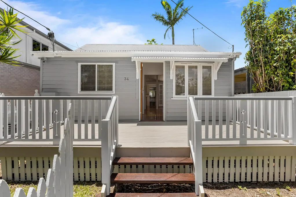 Freshly Updated Home with Outdoor Living & Low-Maintenance Appeal.
400 metres to the water front.
Contact JULIE SYKES 0438 050 110