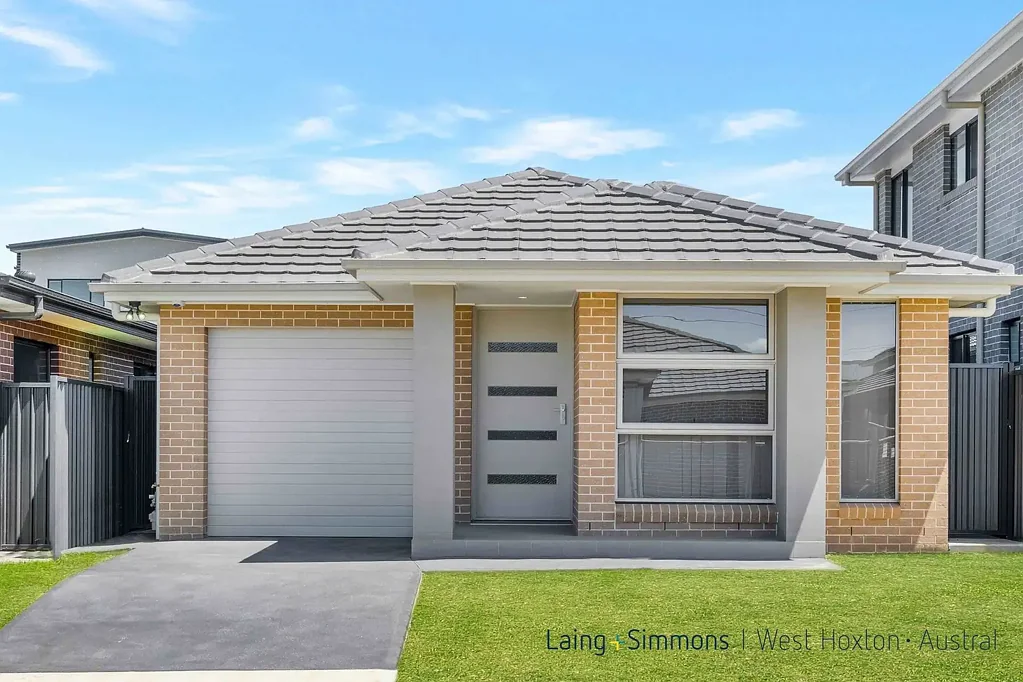 LOW MAINTENANCE 3 BEDROOM HOME!