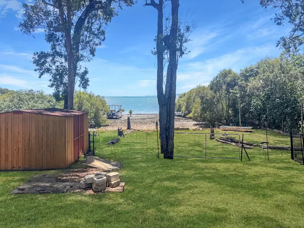 43 Blue Bay Cres, Macleay Island, QLD 4184