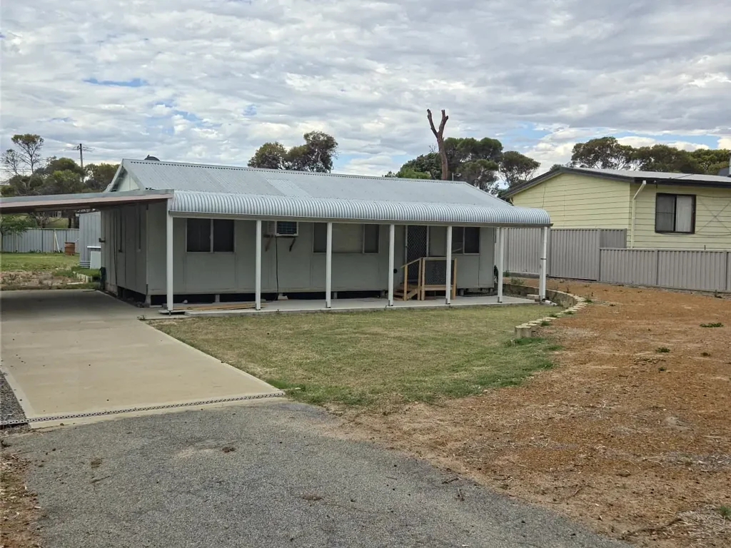 10 Douglas Street, Hopetoun, WA 6348