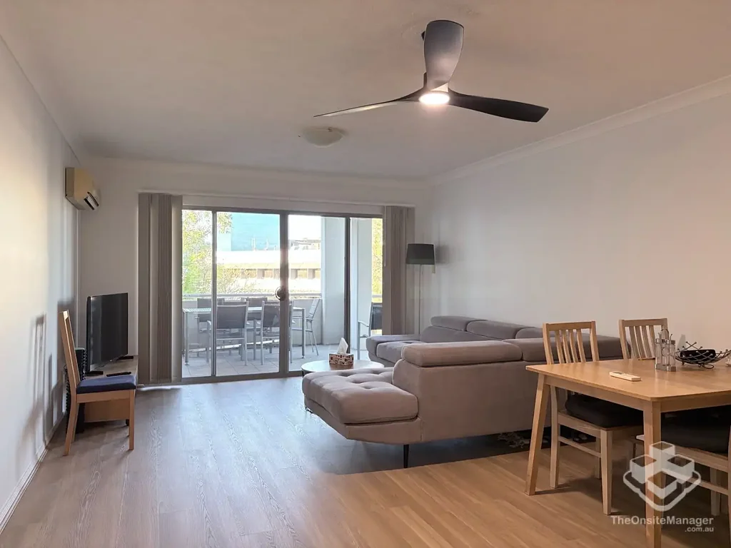 Fully Furnished 2 Bedroom Apartment with Large Balcony in the Heart of Toowong