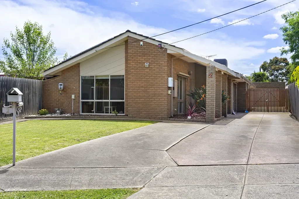 Stylish Single Level Living!