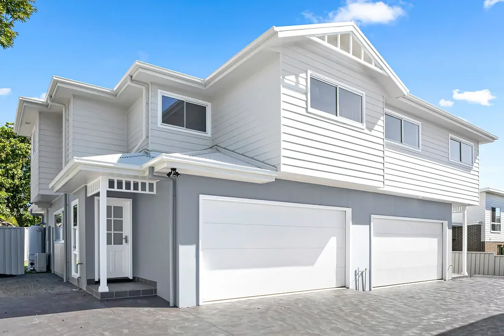 Albion Park Rail 3房  SPACIOUS MODERN TOWNHOUSE LIVING
