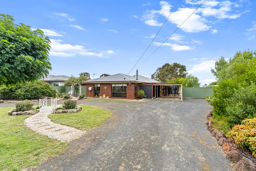 16 Anderson Street, Heyfield, VIC 3858