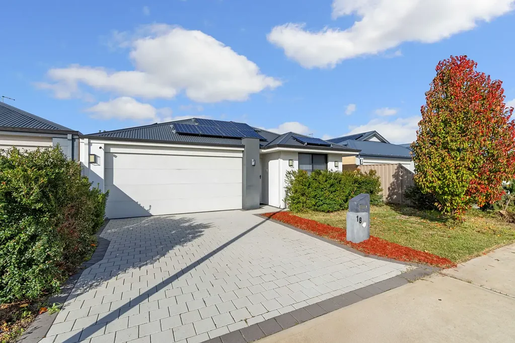 18 Moristel Way, Dayton, WA 6055