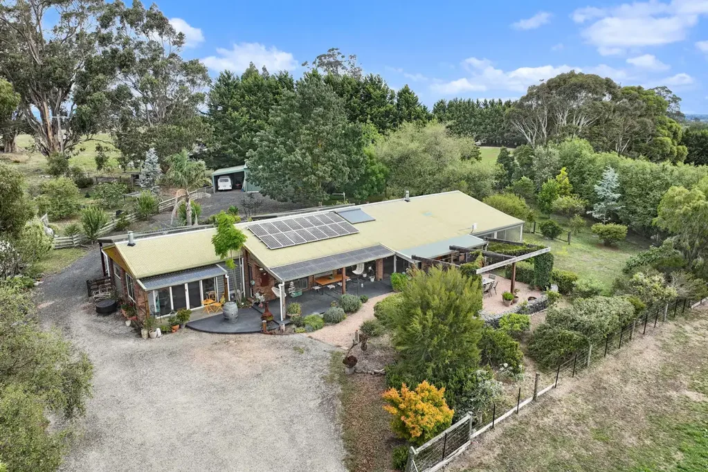 Neerim South 4部屋 Lifestyle Perfection, Spectacular Views, Shedding & Solar!