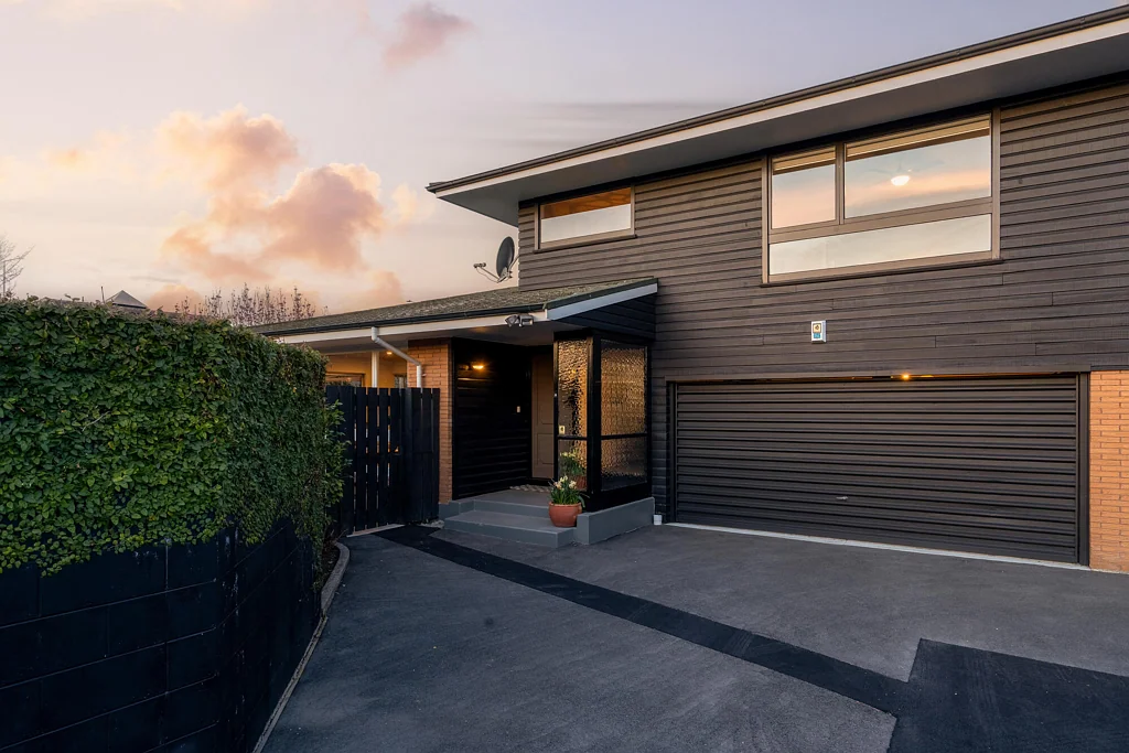 Bryndwr 2 Slaapkamer Space, Comfort & School Zones That Open Doors