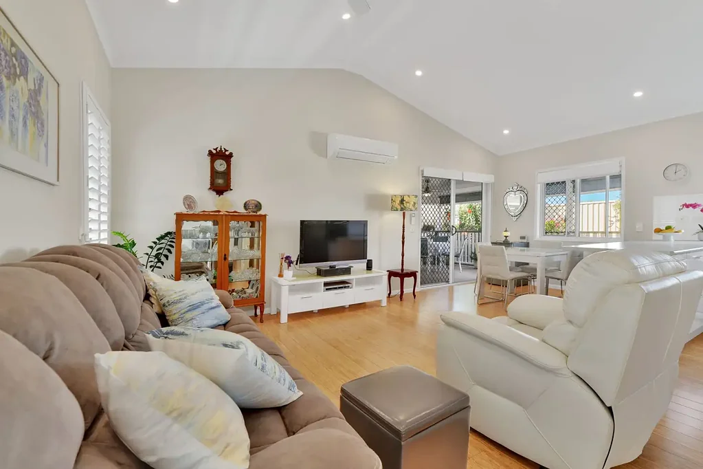 Tingalpa 3房 Bayside精装住宅 3卧2卫 开放式布局 低维护花园 宠物友好 社区设施丰富 海湾位置优越 Downsize Without Compromise - Over 50s Living at Its Best