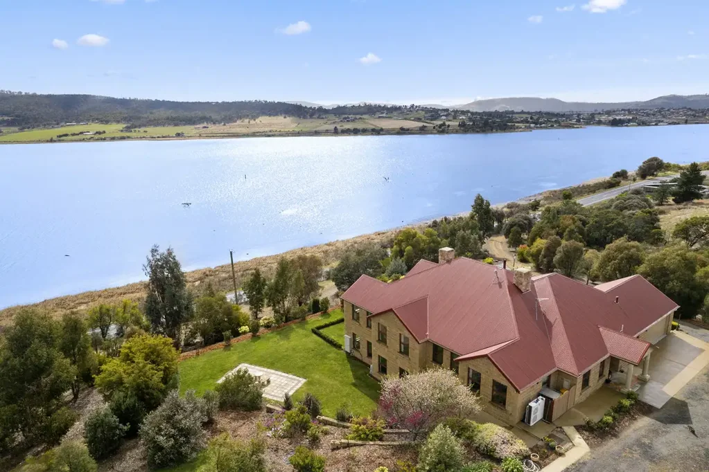 Granton 8Zimmer A rare fusion of heritage, luxury & lifestyle income