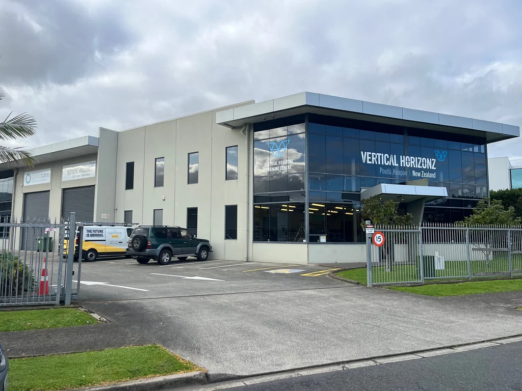 East Tamaki Heights A-grade warehouse/office combo