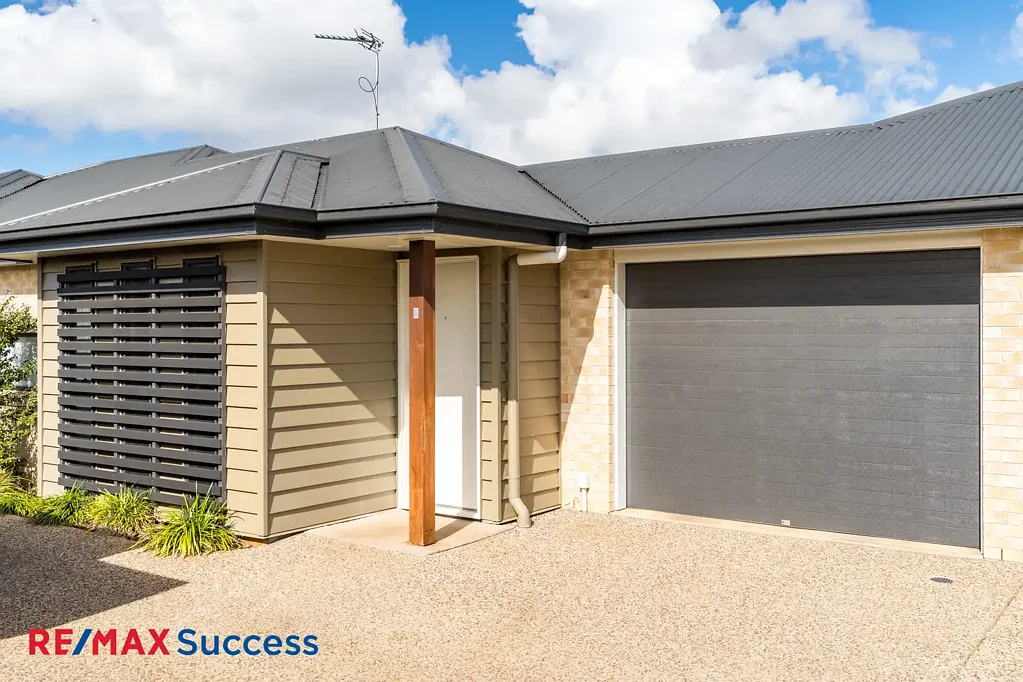 Easy-Care Unit In Convenient Wilsonton