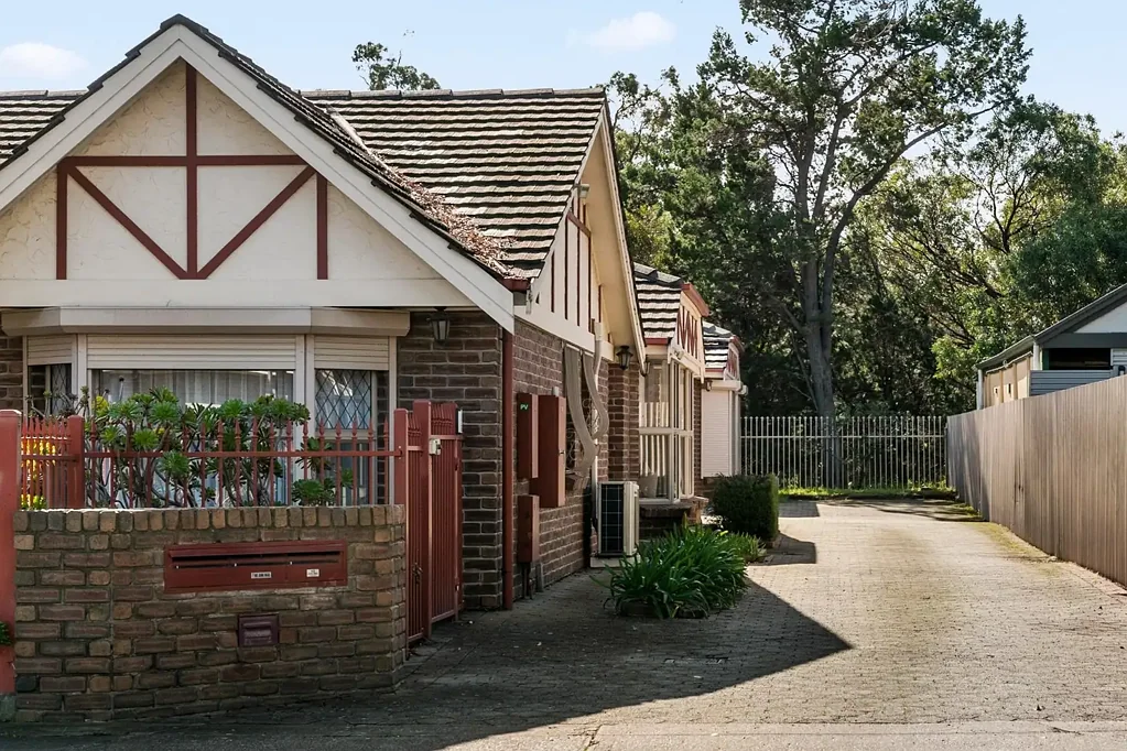 Enfield 2Phòng ngủ Style, Space & Sunshine in a Peacefully Positioned Enfield Retreat