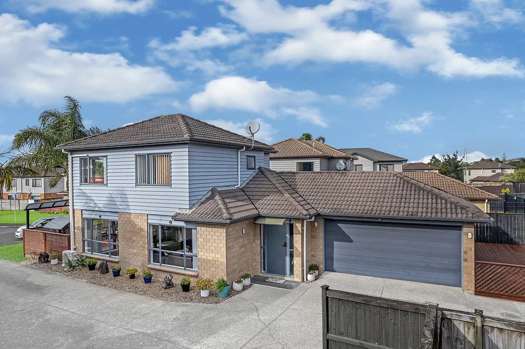9 Riverglade Parkway, Te Atatu South, Waitakere City, Auckland