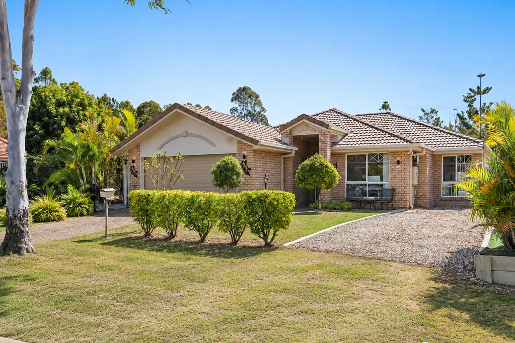 Pacific Pines 5Zimmer VERSATILE FAMILY LIVING IN PACIFIC PINES