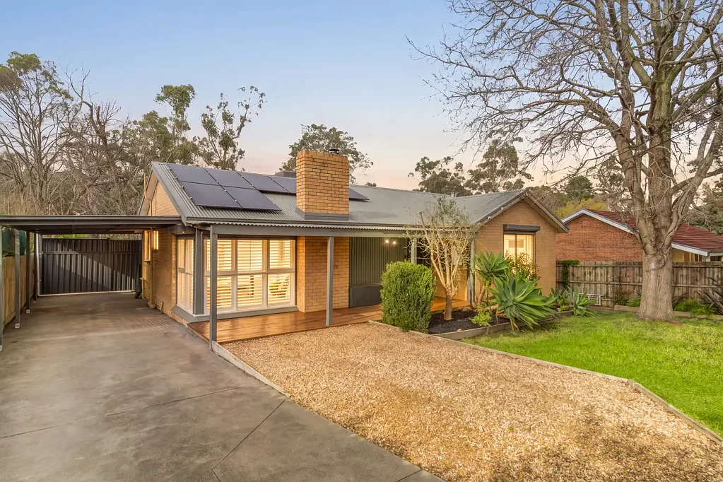 Boronia 4房  * Sale by Set Date on Monday 10th August at 7pm (unless sold prior) *