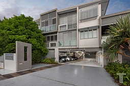 2/425 Hawthorne Road, Bulimba