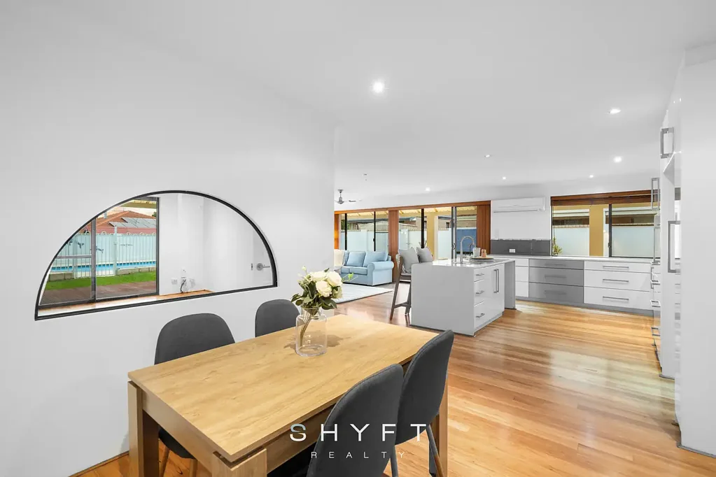 Mindarie 5房  RECENTLY RENOVATED ON 814m2 BLOCK! Elevated Family Living