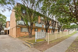 1/1-2 The Crescent, Penrith