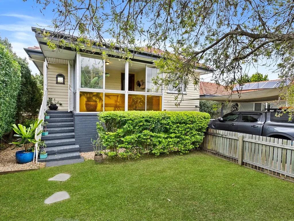 Neat & Spacious Family Home with Entertainer's Deck