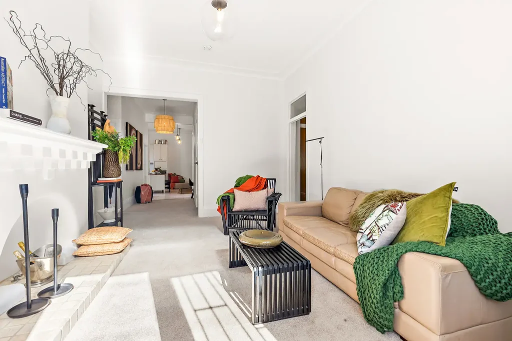 Hamilton South 3房  Character, Convenience and Lifestyle you'll Love