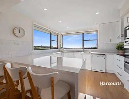 83 Ironcliffe Road, Penguin, TAS 7316, 4 Kuwarto, 2 Banyo, House