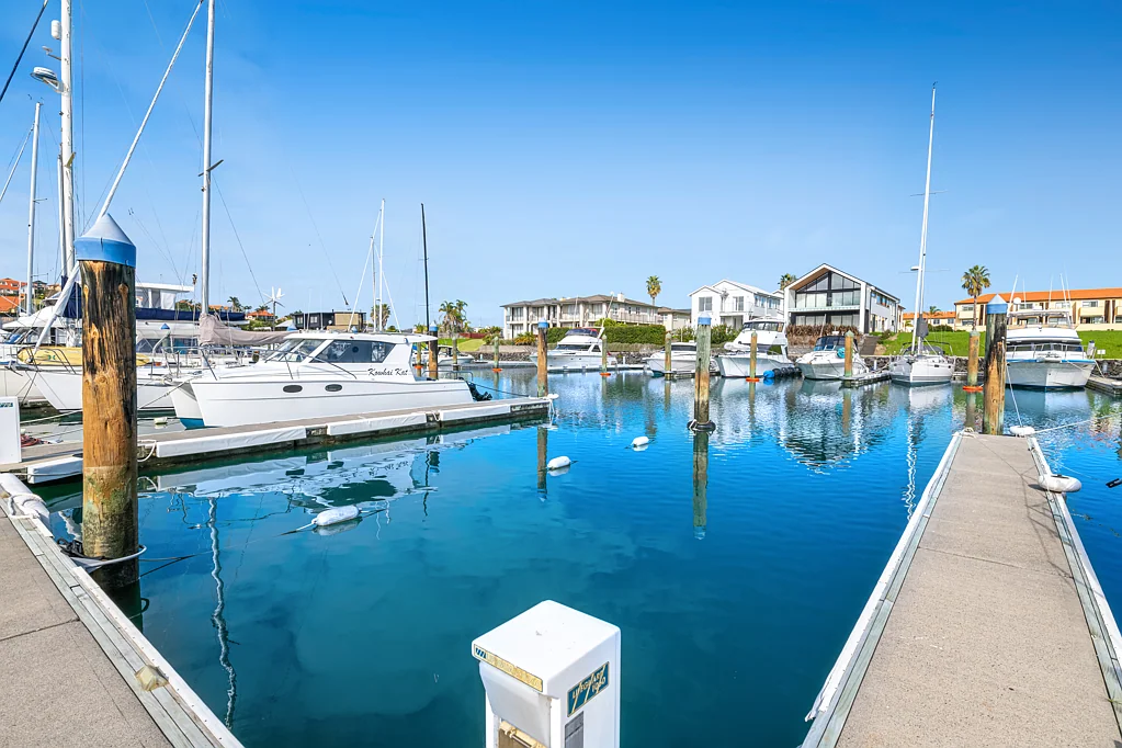 Gulf Harbour 3房  'Boaties' Ultimate Lock-Up and Leave Lifestyle!