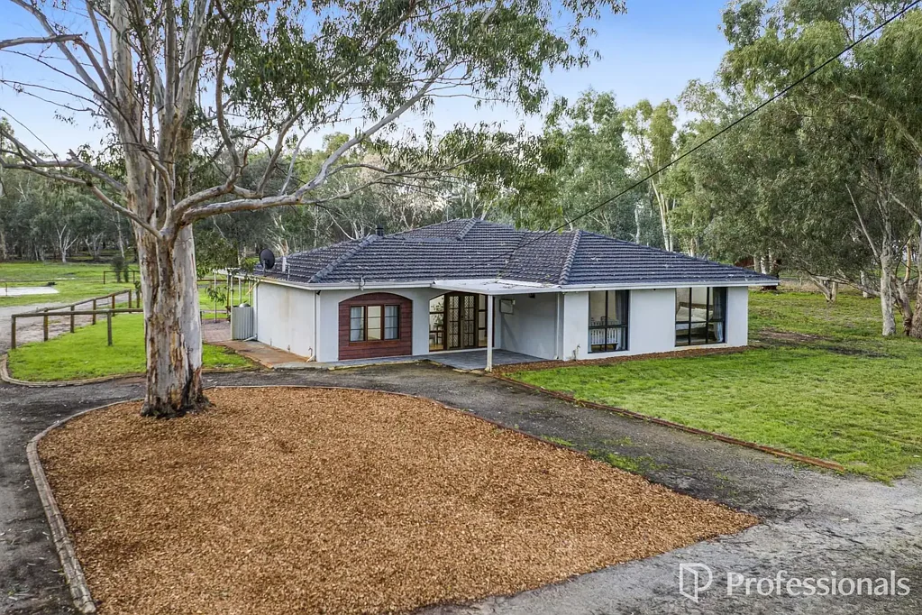 Cardup 4Habitaciones Rural Charm, Space and Lifestyle on Approx. 9.2 Acres