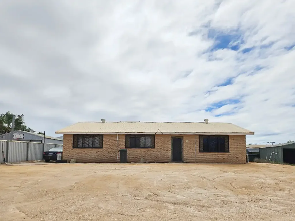 Exmouth 3房  Tidy Dravo home close to town!