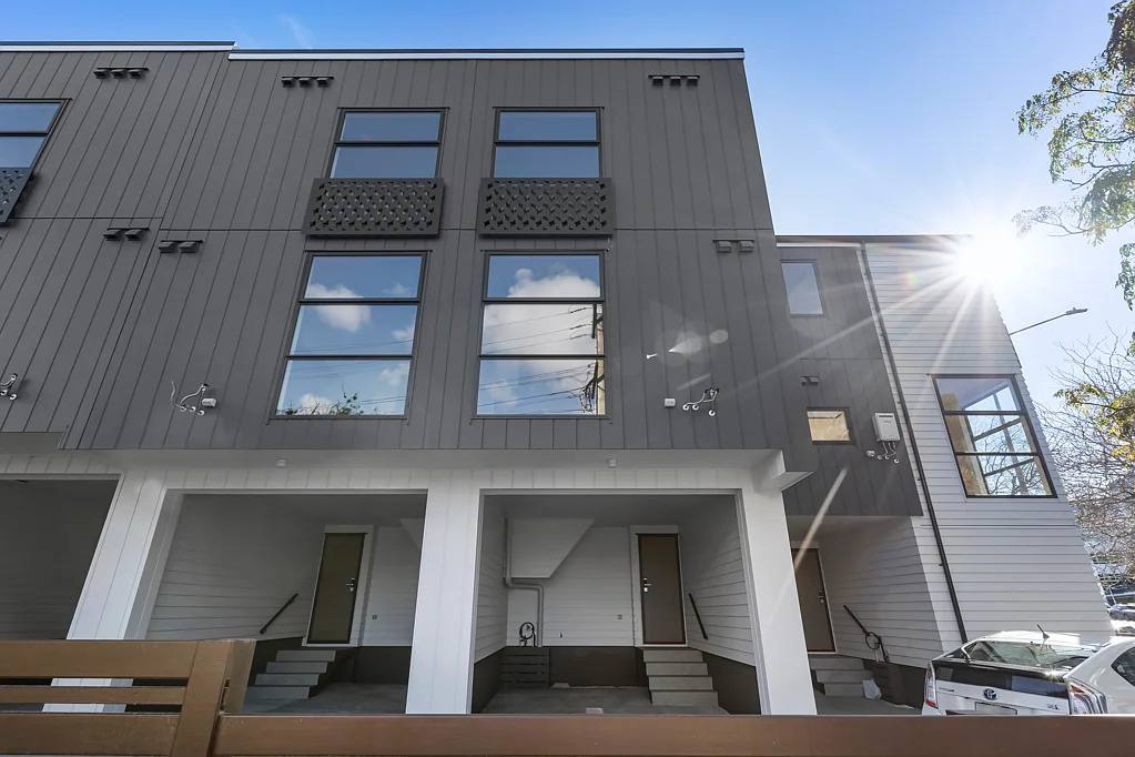 Modern Luxury - Unbeatable Location