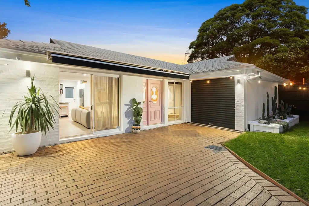 Tranquility and Privacy in Easy-Living Sanctuary