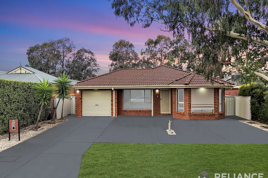 20 Lauffre Walk, Caroline Springs, VIC 3023