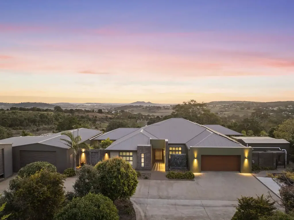 Highfields 4房  Highfields Home Unlike Any Other on 18.9ha!