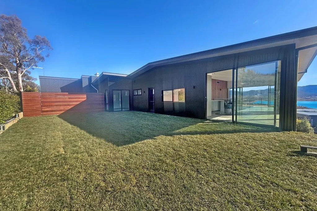 Stunning Brand-New Home with Panoramic Lake Jindabyne Views