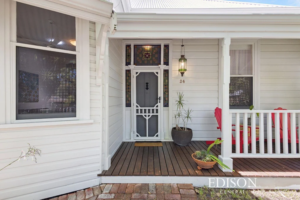 Perth 3房  Historic Elegance in Coveted Leafy Locale
