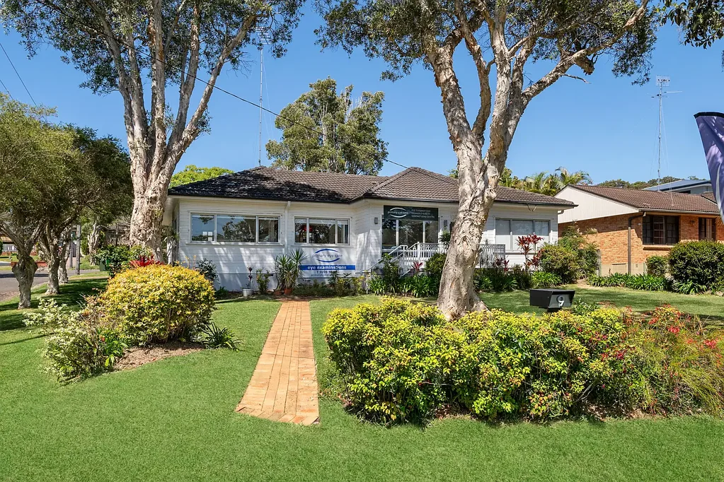 Mona Vale 3 Bedroom Rare Mona Vale Corner Block with Development Potential and Existing Medical Use.