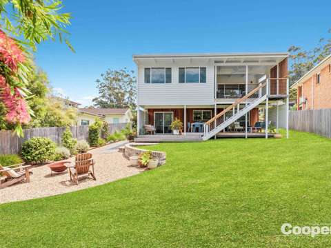 Mollymook Beach 4 Bedroom Classic Renovated Beach House With Dual Living Potential