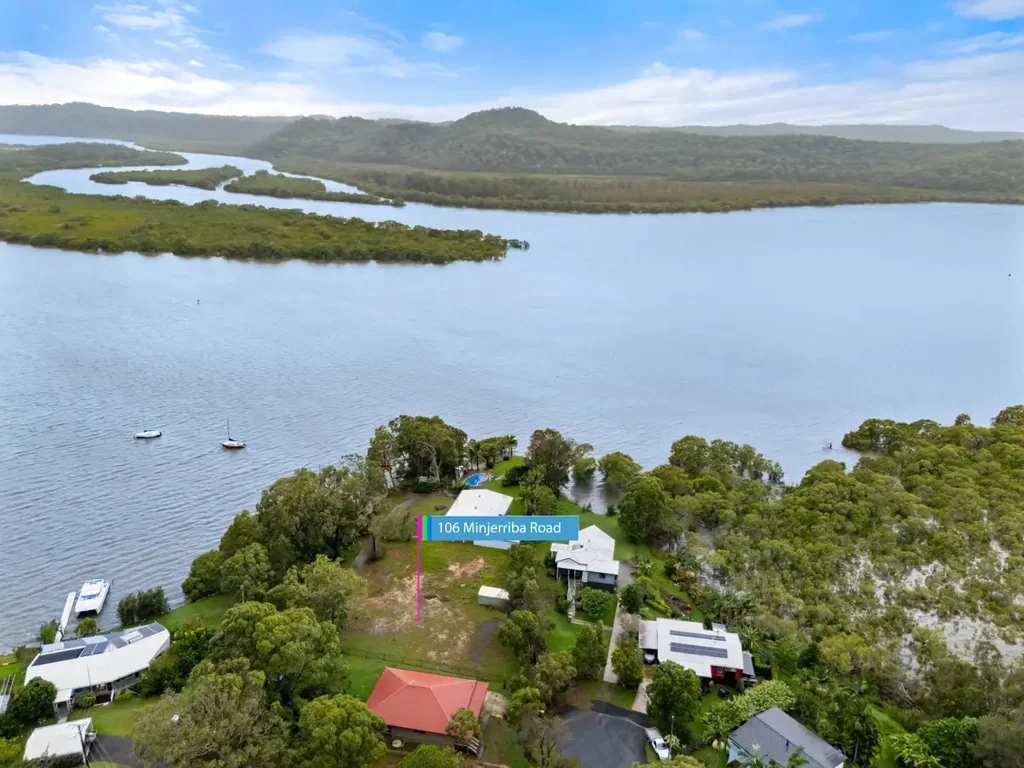 Russell Island  Waterviews, Large Clear Block