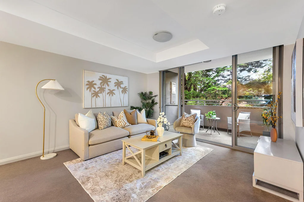 Killara 1房 东北朝向首次置业机会，距离 Killara station 仅数米 North-east facing first home opportunity metres to Killara station