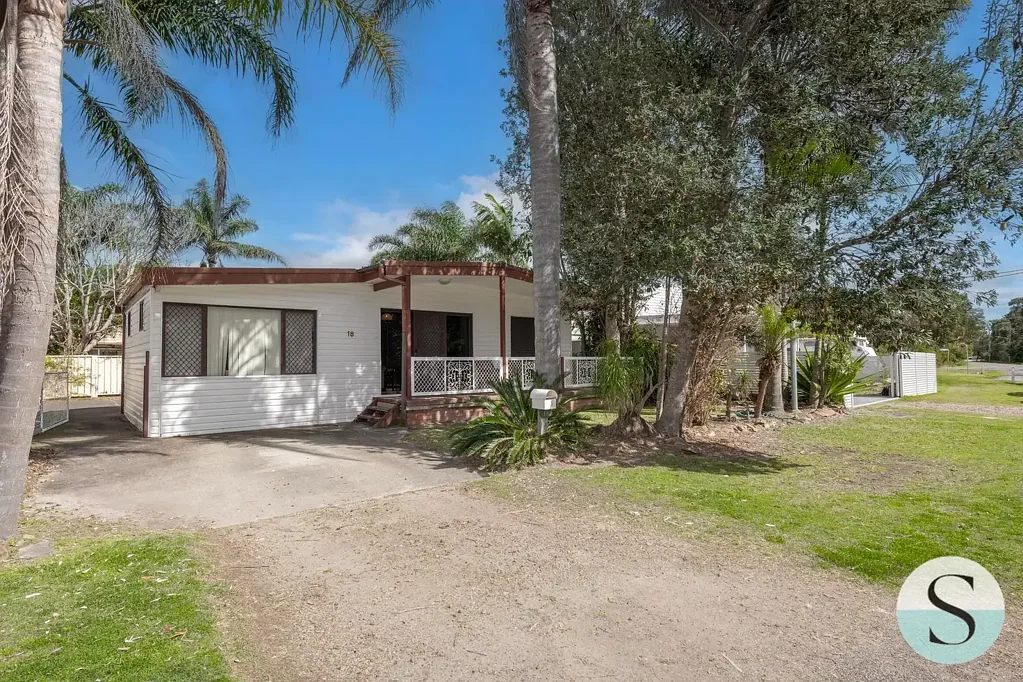18 Awabakal Avenue, Blacksmiths, NSW 2281