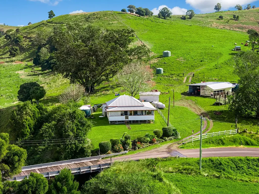 Woodlawn 3બેડરૂમ Original Farmhouse - 80 Acres of Rural Charm