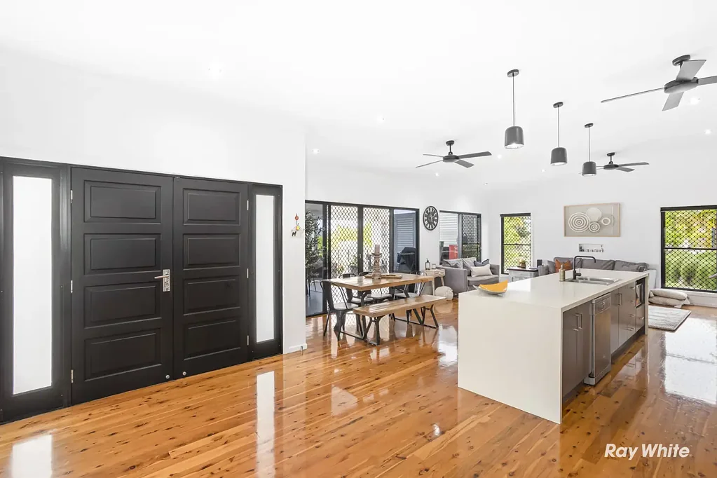 Yeppoon 3 Slaapkamer Rare Half-Acre Ocean View Retreat