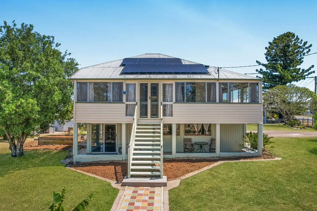 10 Carberry Street, Bundamba, QLD 4304