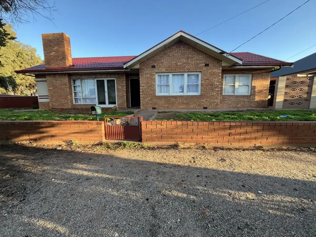 16 Eyre Highway, Port Augusta West