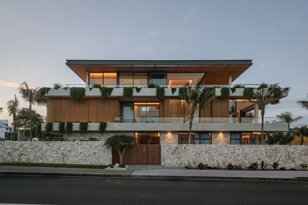 Mermaid Beach 5 Bedroom The Lavarack House  - An Iconic Mermaid Beach Residence