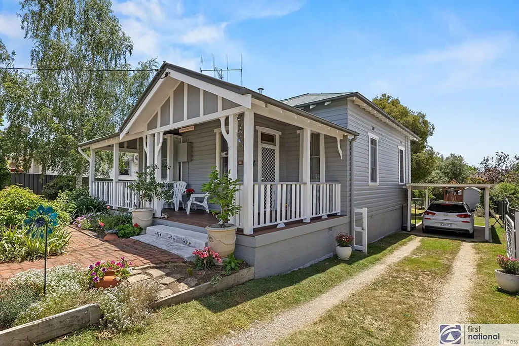 23 Mont Street, Yass, NSW 2582