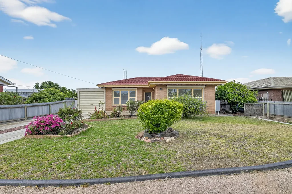 49 Bay Rd, Moonta Bay, SA 5558