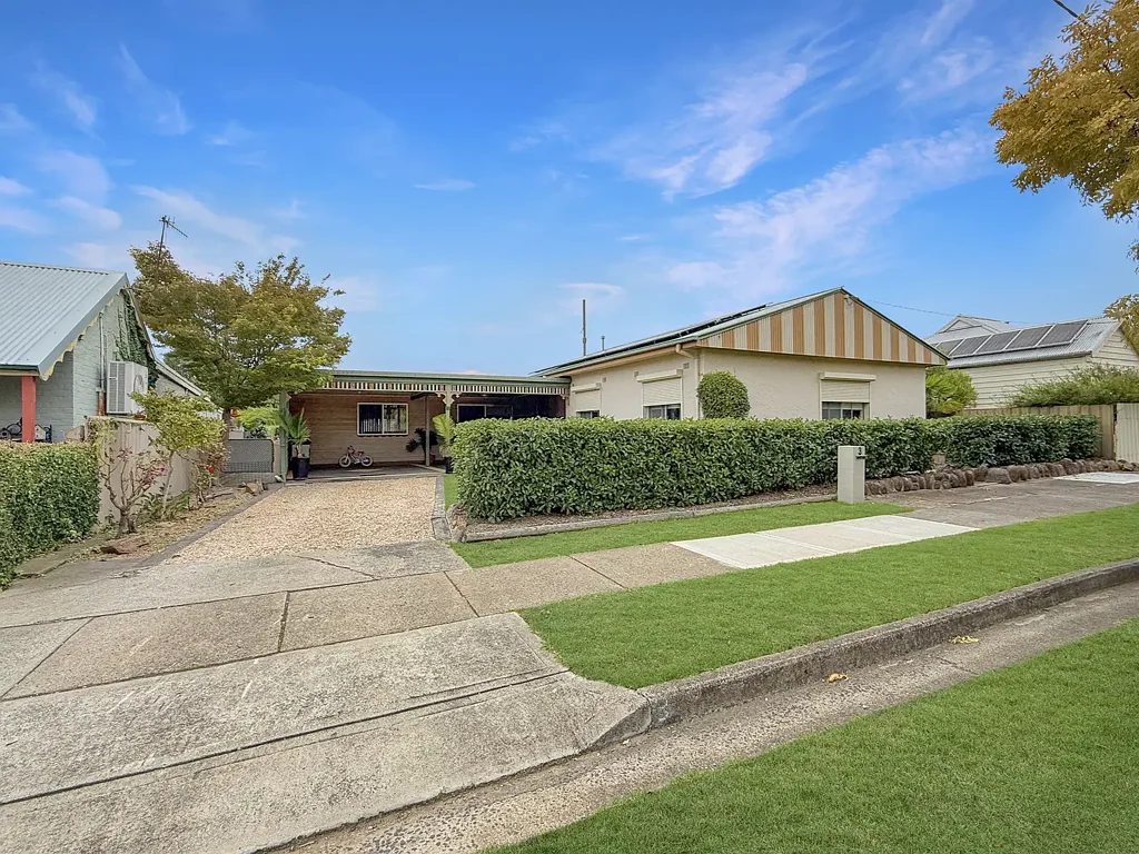 Goulburn 4 Slaapkamer INVEST OR MOVE IN - SPACIOUS FAMILY HOME WITH ROOM TO GROW