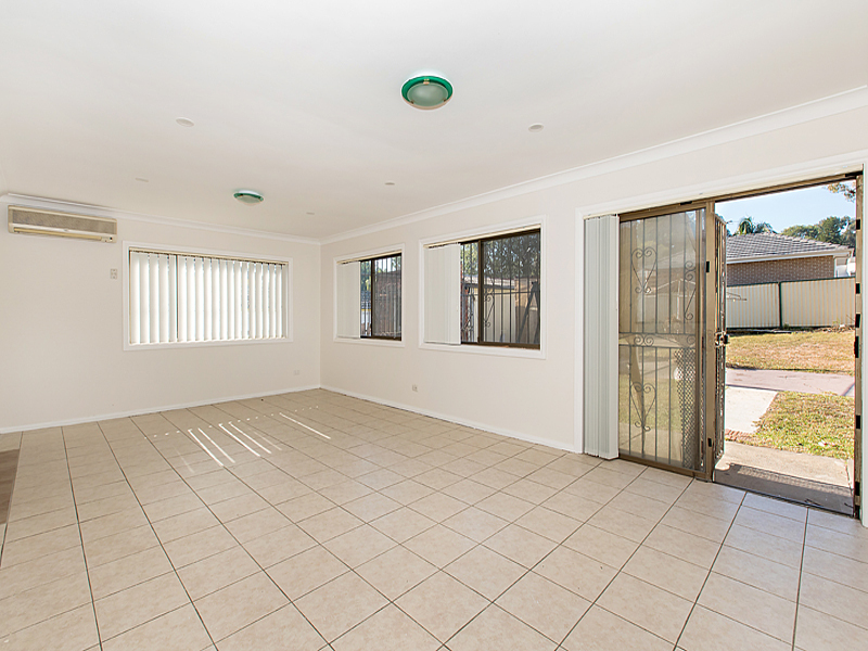 77 EDGAR ST, BANKSTOWN NSW 2200, 0 Kuwarto, 0 Banyo, House