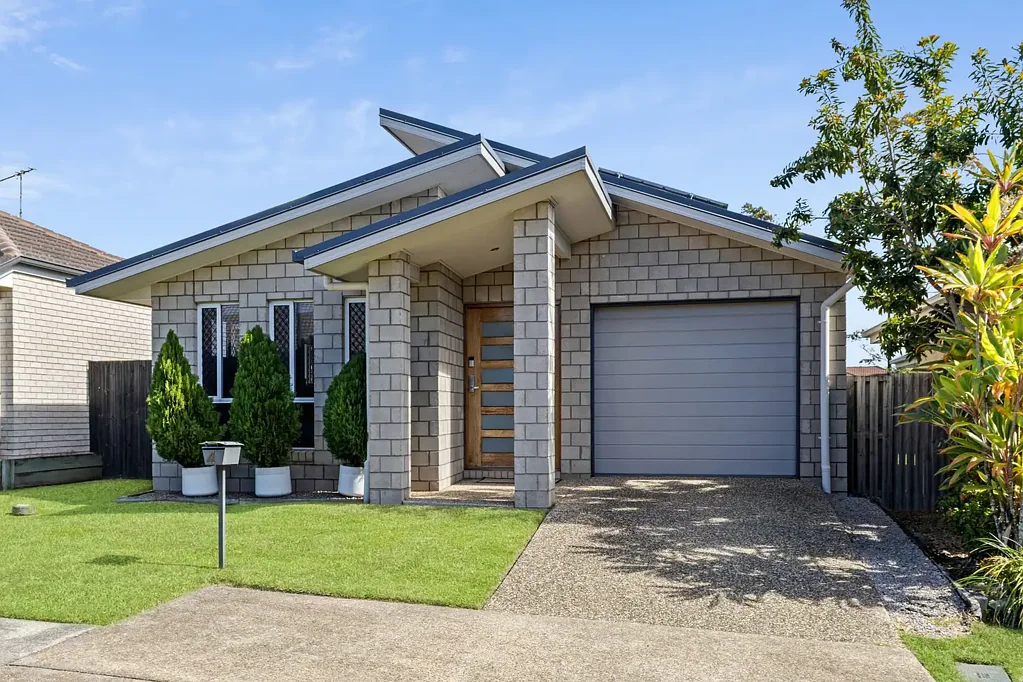 North Lakes 3房 迷人、中心地段、易于打理 Charming, Central & Low Maintenance