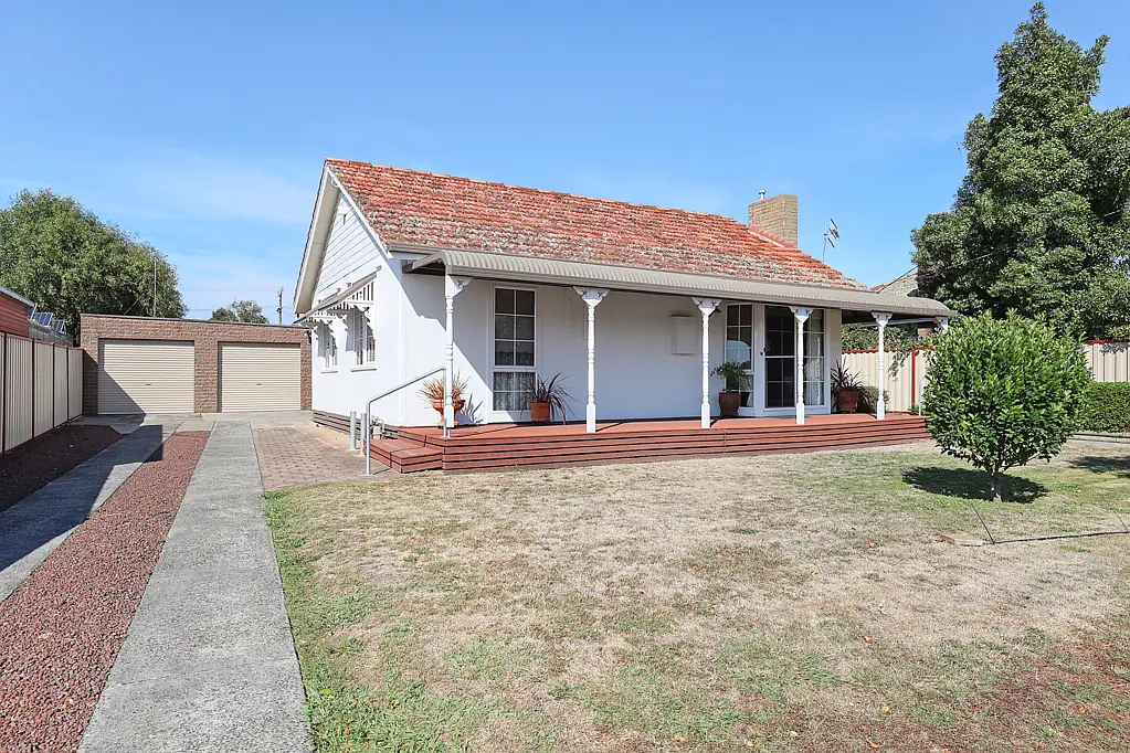 39 Churchill Square, Colac, VIC 3250